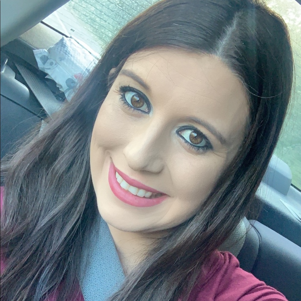 Meet your Posher, Monica